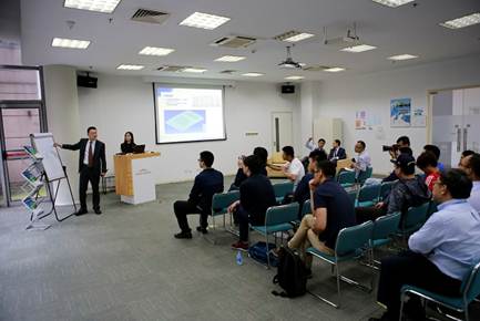 巴斯特的极致天窗工艺新葡京网上赌场遇见伟(图20) 巴斯特的极致天窗工艺新葡京网上赌场遇见伟(图20)