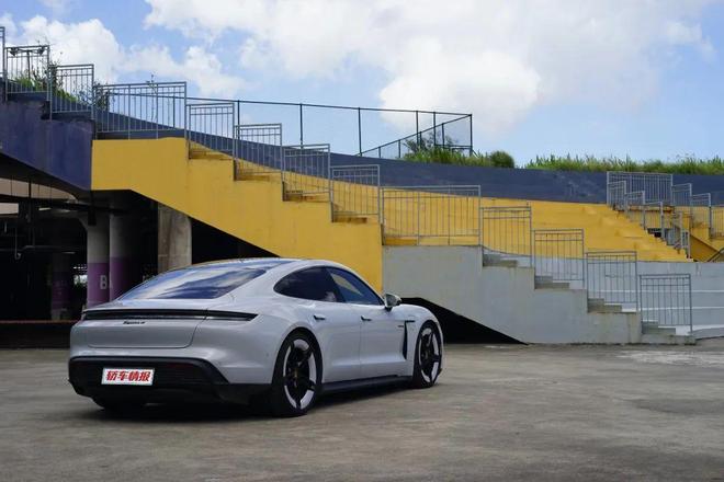 无需多言保时捷Taycan 4澳门新葡京app【路试】强者(图13)