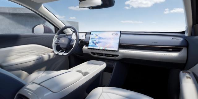 全能搭子”解锁年轻人的全场景出行自由澳门新葡京极狐T1：10万内纯电“(图5)